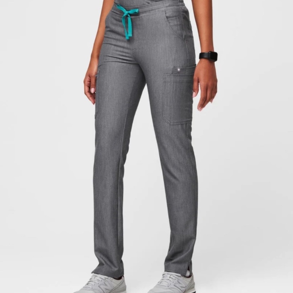 FIGS Yola Scrub Pants in Graphite